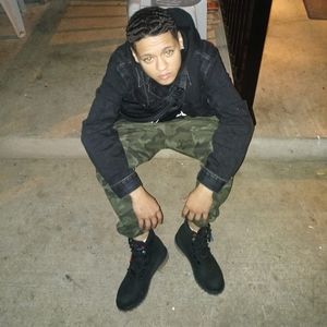 Meet your Posher, Janissa